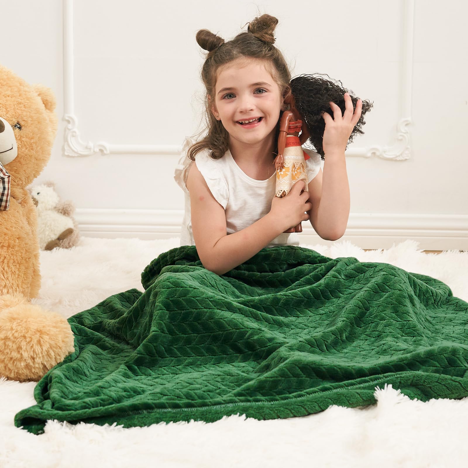 Luxe Fleece Throw & Bed Blanket – Ultra-Soft, Lightweight Cozy Layer