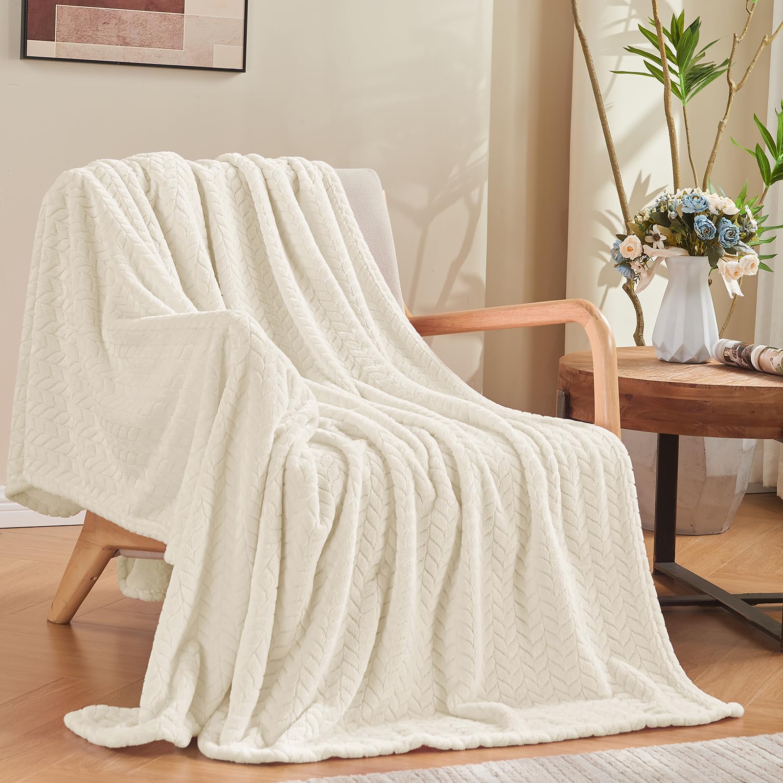 Luxe Fleece Throw & Bed Blanket – Ultra-Soft, Lightweight Cozy Layer
