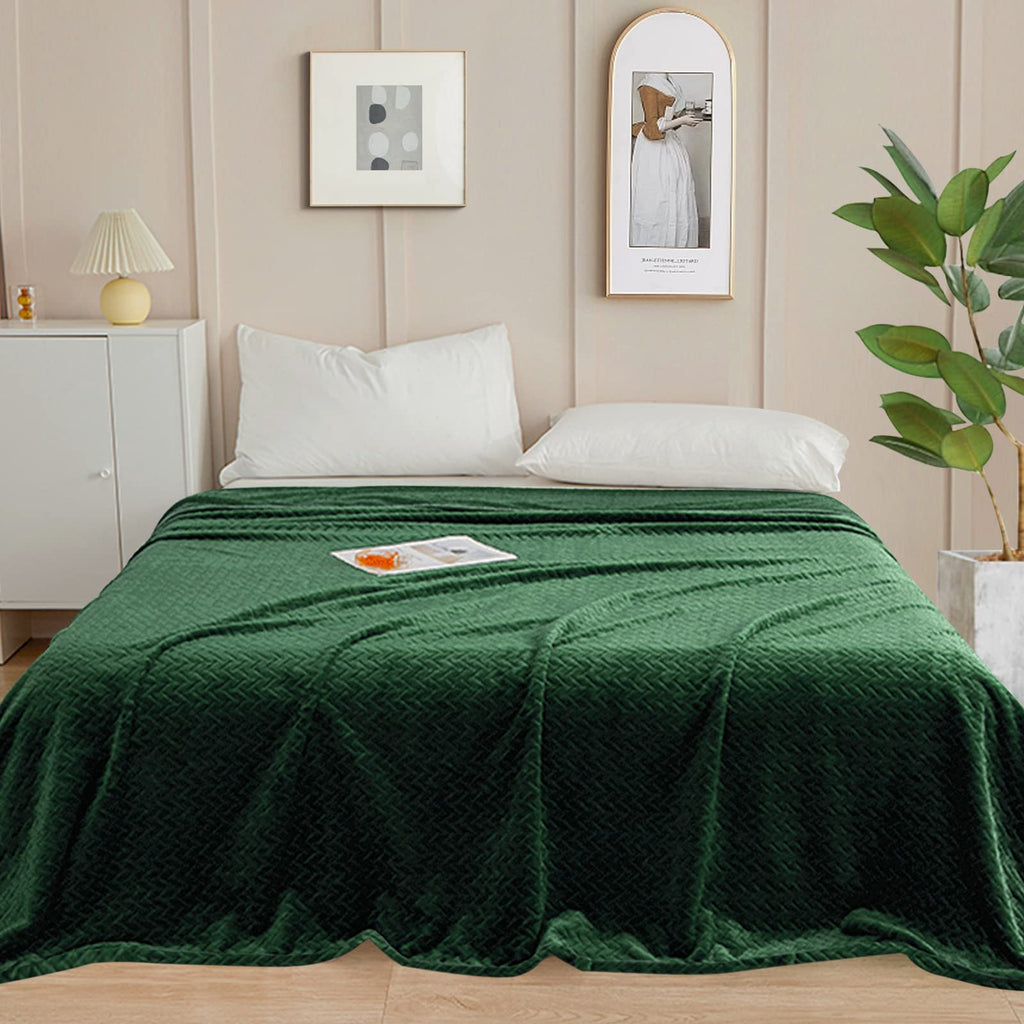 Luxe Fleece Throw & Bed Blanket – Ultra-Soft, Lightweight Cozy Layer