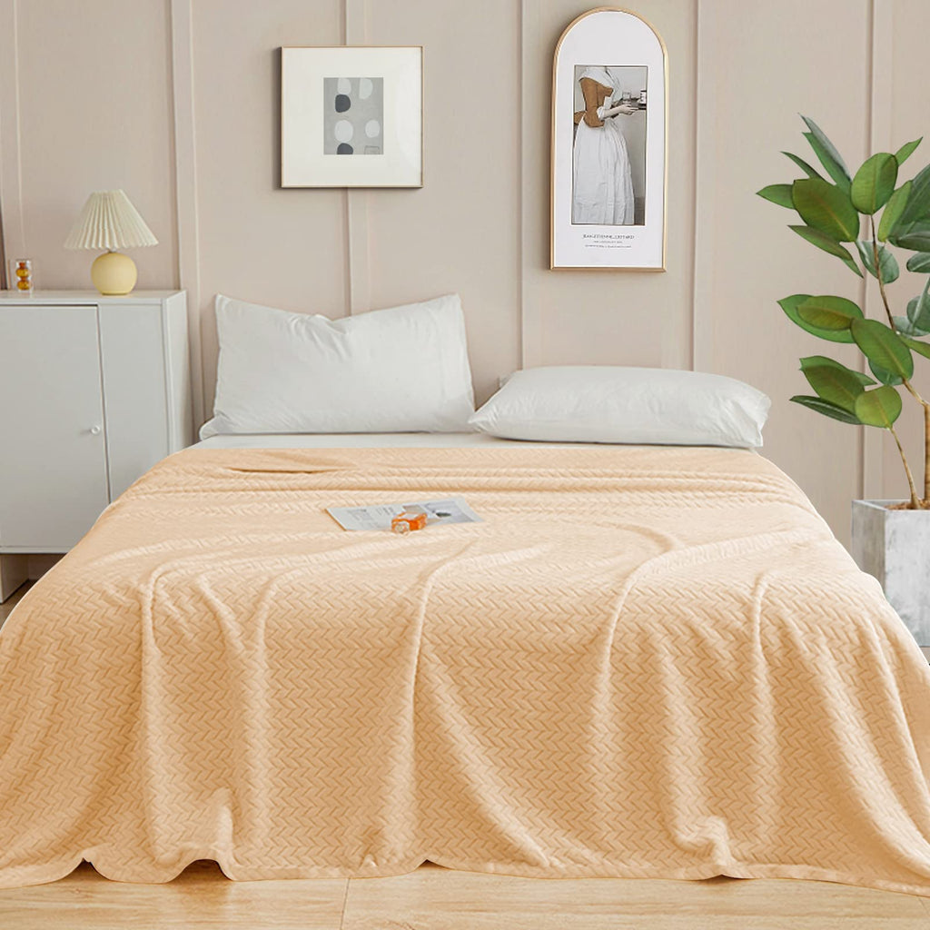 Luxe Fleece Throw & Bed Blanket – Ultra-Soft, Lightweight Cozy Layer
