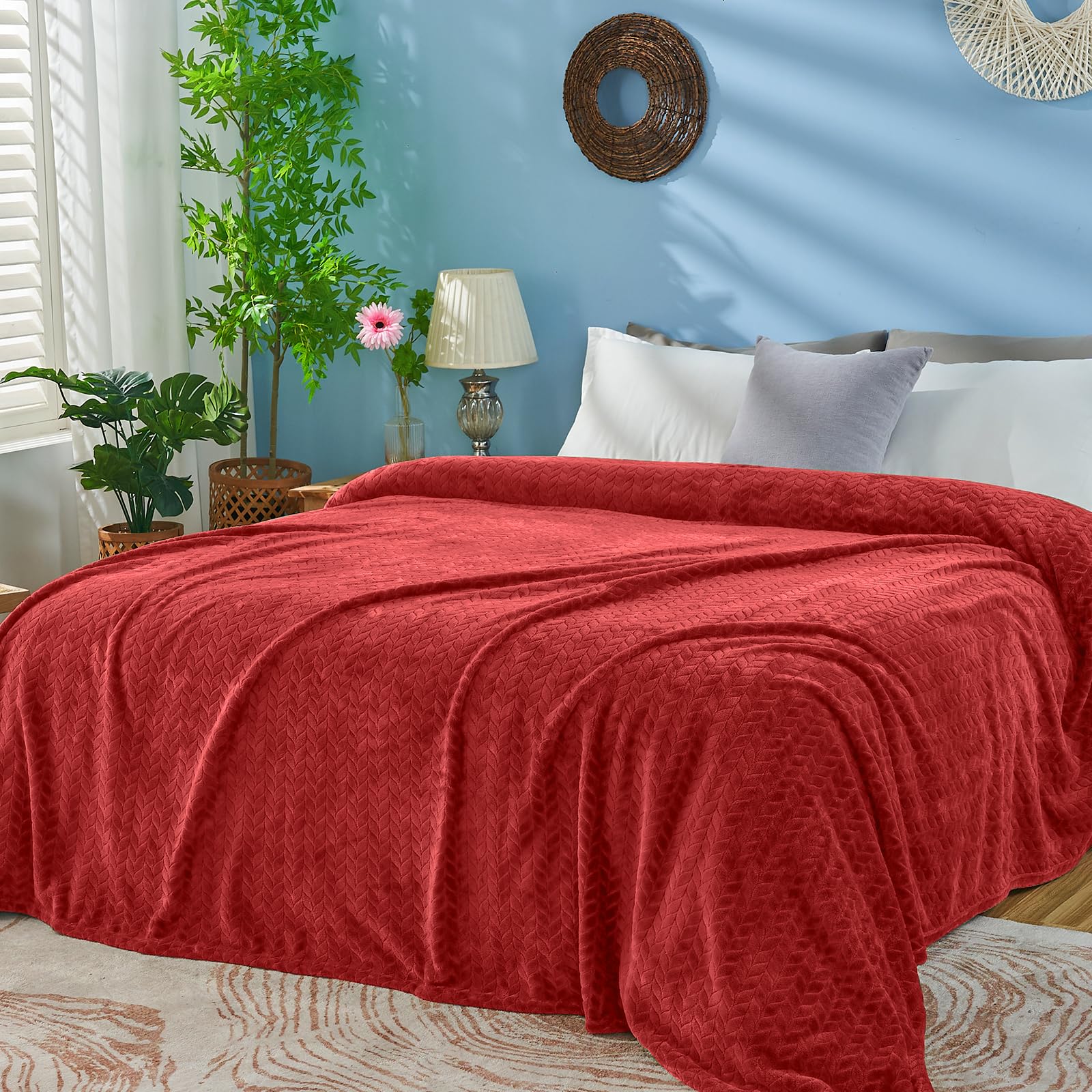 Luxe Fleece Throw & Bed Blanket – Ultra-Soft, Lightweight Cozy Layer