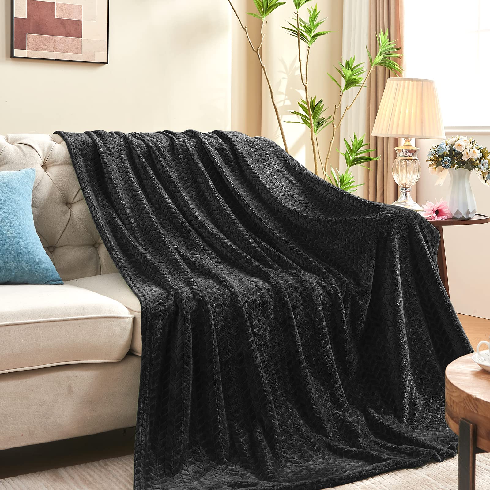 Luxe Fleece Throw & Bed Blanket – Ultra-Soft, Lightweight Cozy Layer
