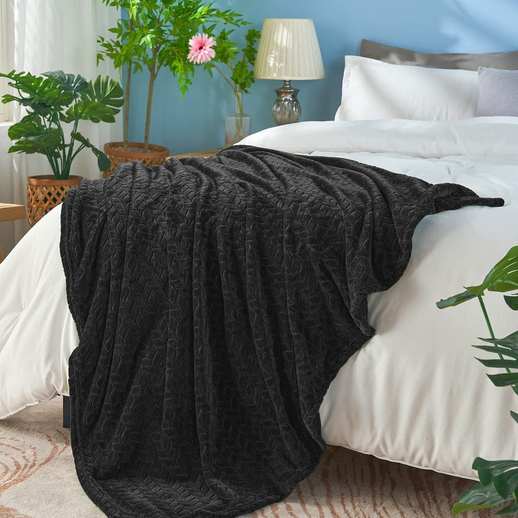 Luxe Fleece Throw & Bed Blanket – Ultra-Soft, Lightweight Cozy Layer