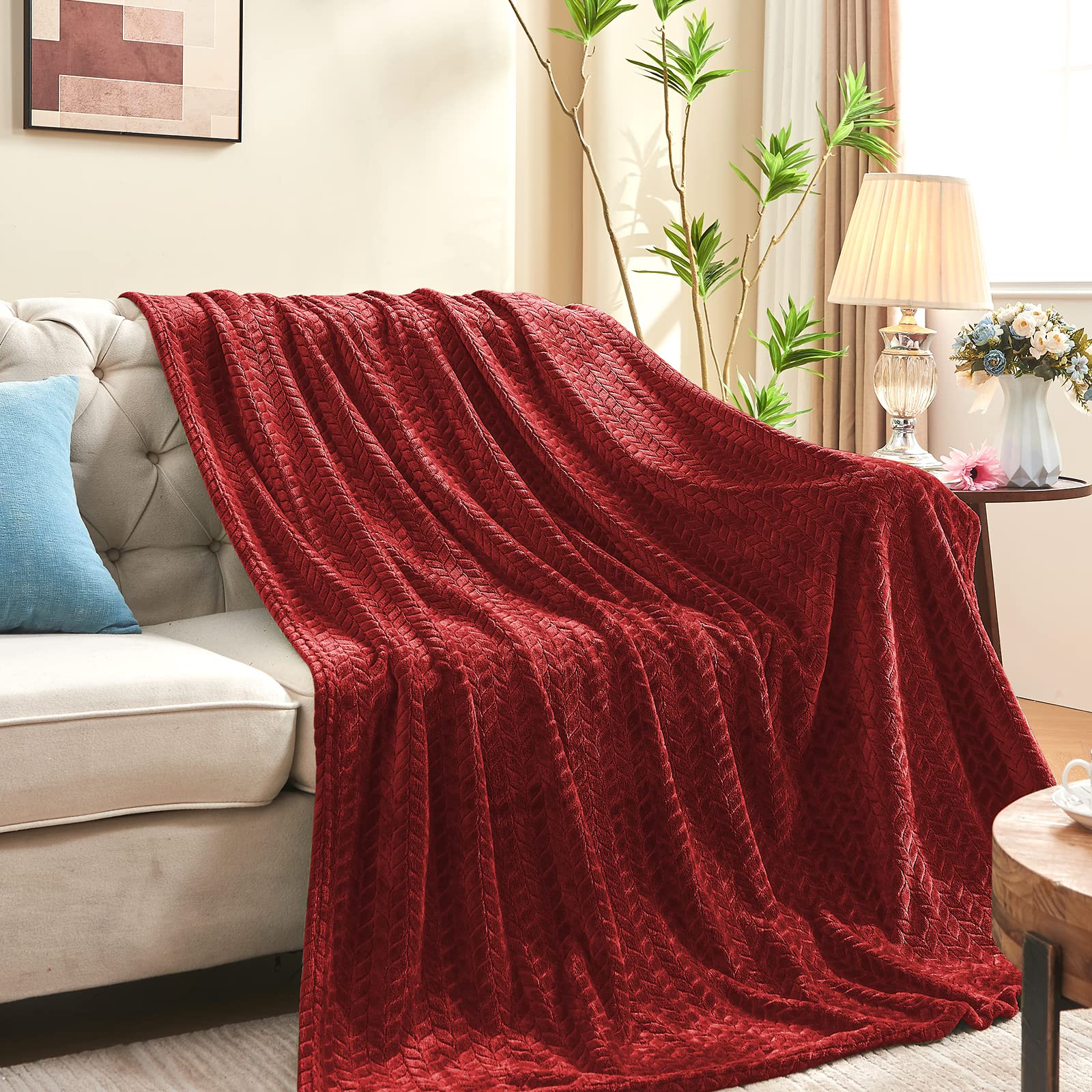 Luxe Fleece Throw & Bed Blanket – Ultra-Soft, Lightweight Cozy Layer