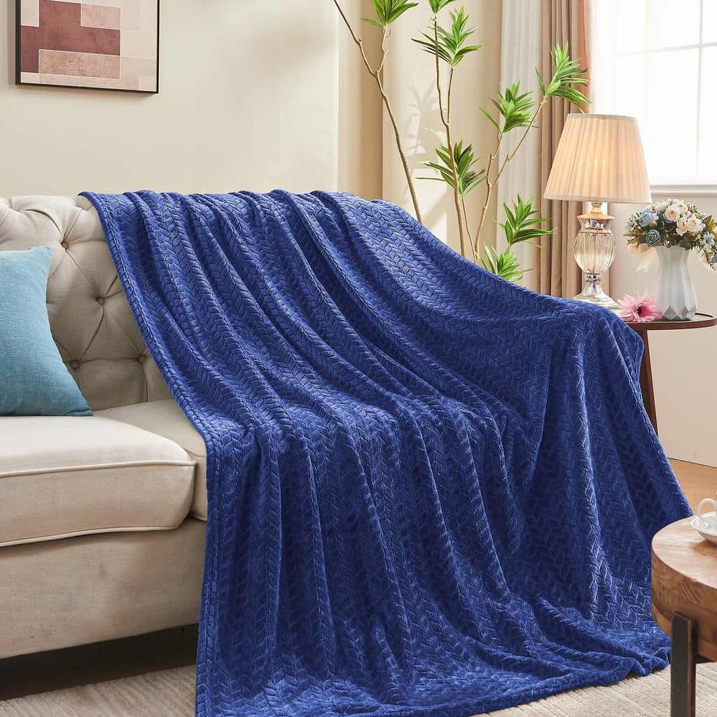 Luxe Fleece Throw & Bed Blanket – Ultra-Soft, Lightweight Cozy Layer