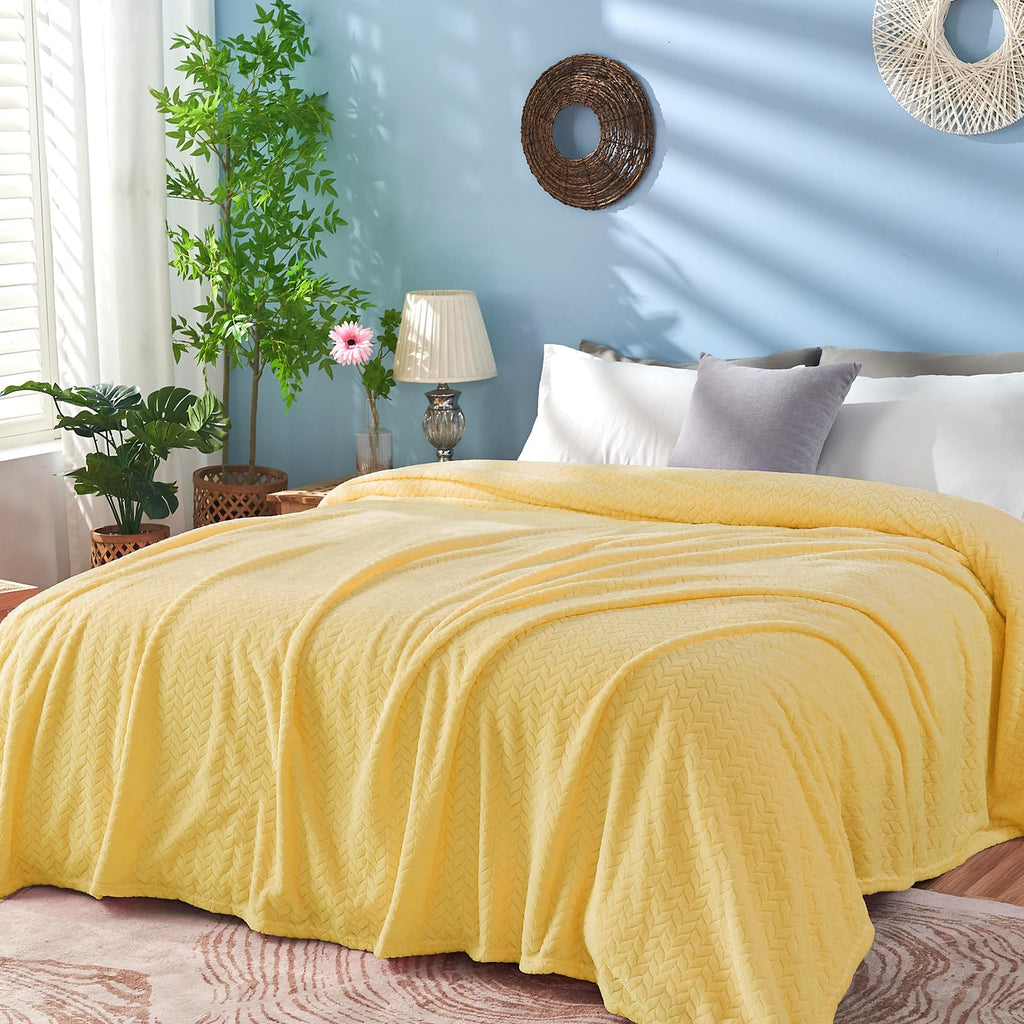 Luxe Fleece Throw & Bed Blanket – Ultra-Soft, Lightweight Cozy Layer