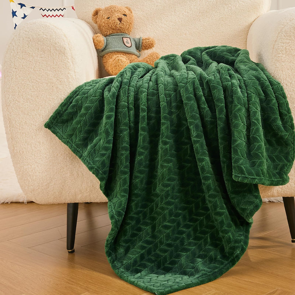 Luxe Fleece Throw & Bed Blanket – Ultra-Soft, Lightweight Cozy Layer