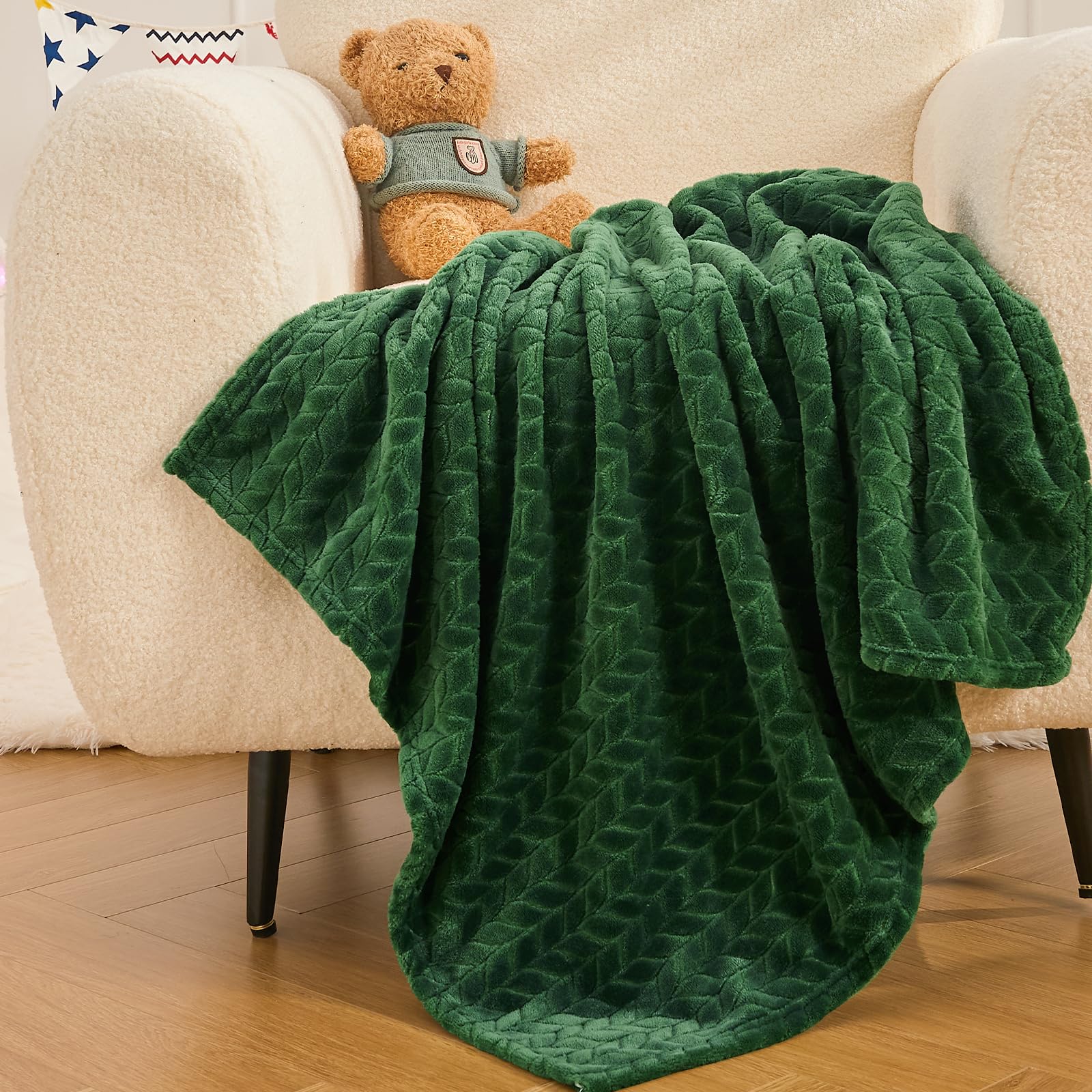 Luxe Fleece Throw & Bed Blanket – Ultra-Soft, Lightweight Cozy Layer