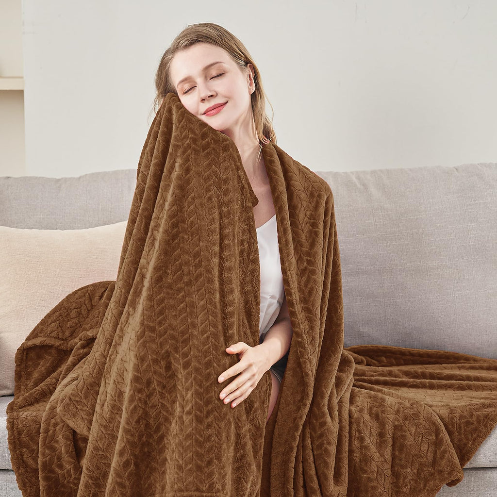 Luxe Fleece Throw & Bed Blanket – Ultra-Soft, Lightweight Cozy Layer